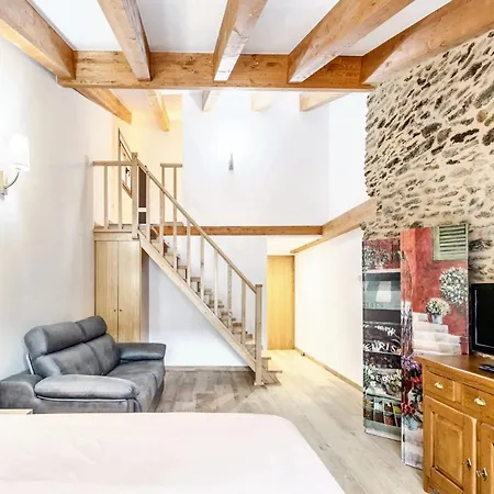 Cosy With Mountain View In Mourisca - 65 Sqm * Morisca